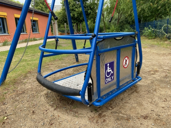 Rollstuhlschaukel
